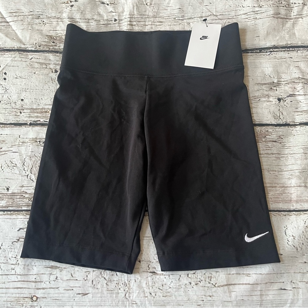 NWT Nike Tight Fit Bike Shorts Size M